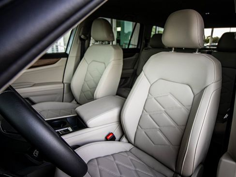 New 2026 Volkswagen Atlas SE image 27