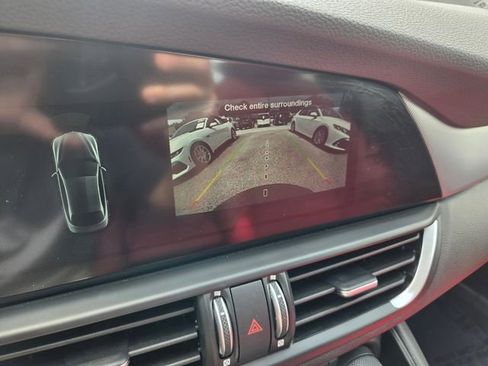 Used 2025 Alfa Romeo Giulia AWD w/ Veloce Package AWD image 34
