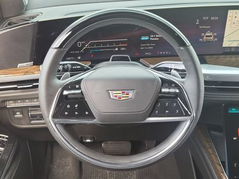 Used 2025 Cadillac Escalade ESV Premium Luxury Platinum w/ LPO, Floor Liner Package AWD/4WD image 9