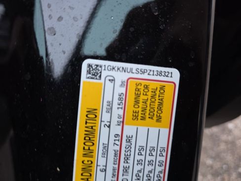 Certified 2023 GMC Acadia SLT w/ Preferred Package image 39