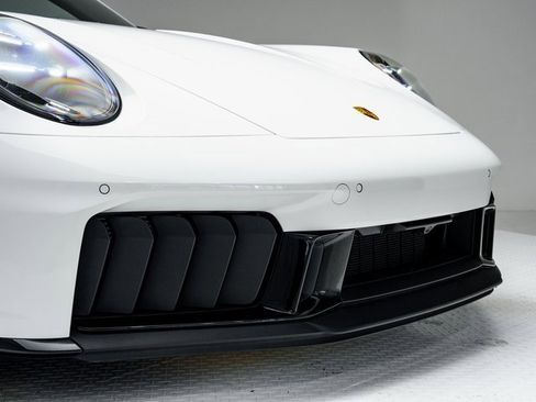 Certified 2025 Porsche 911 Carrera GTS image 40