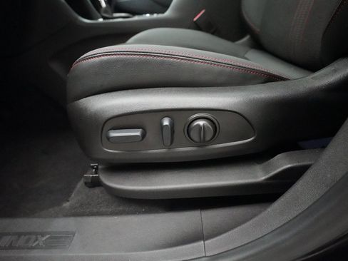 Used 2023 Chevrolet Equinox RS image 29