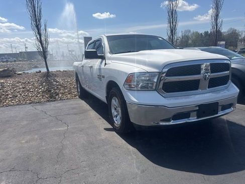 Used 2019 RAM 1500 Classic SLT image 3