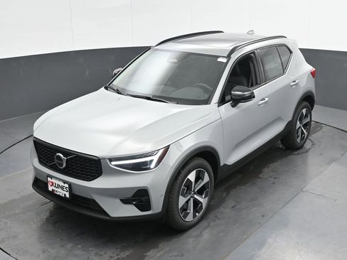 New 2026 Volvo XC40 B5 Plus w/ Protection Package Premier image 34