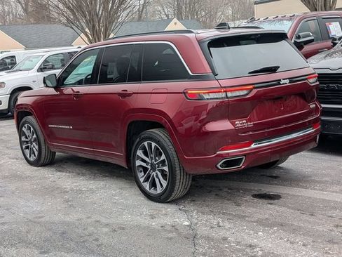 Used 2024 Jeep Grand Cherokee Overland w/ Luxury Tech Group IV AWD/4WD image 5