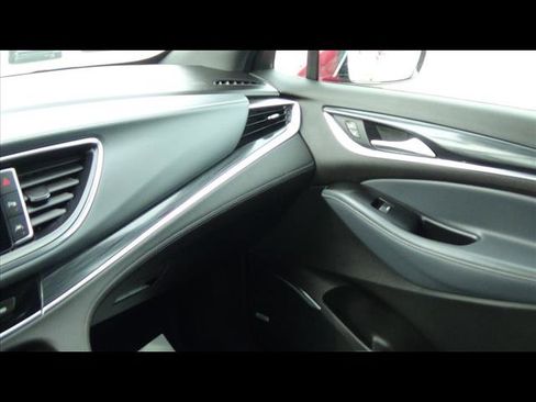 Used 2024 Buick Enclave Premium image 30