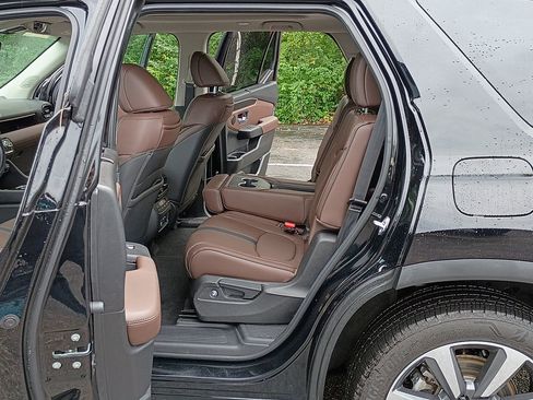 Used 2025 Honda Pilot Elite image 13