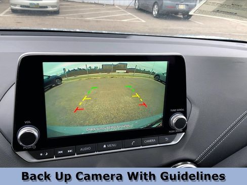 Used 2025 Nissan Sentra SV w/ All-Weather Package image 22