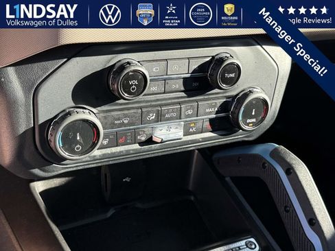 Used 2022 Ford Bronco Wildtrak image 11