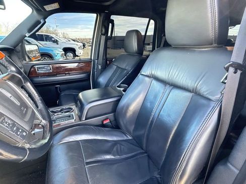 Used 2015 Lincoln Navigator 4WD image 19