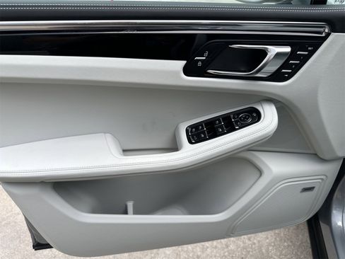 New 2025 Porsche Macan image 20