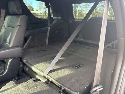 Certified 2022 Cadillac Escalade Luxury image 18