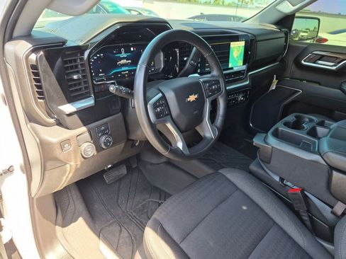 Used 2023 Chevrolet Silverado 1500 LT w/ Protection Package RWD image 9