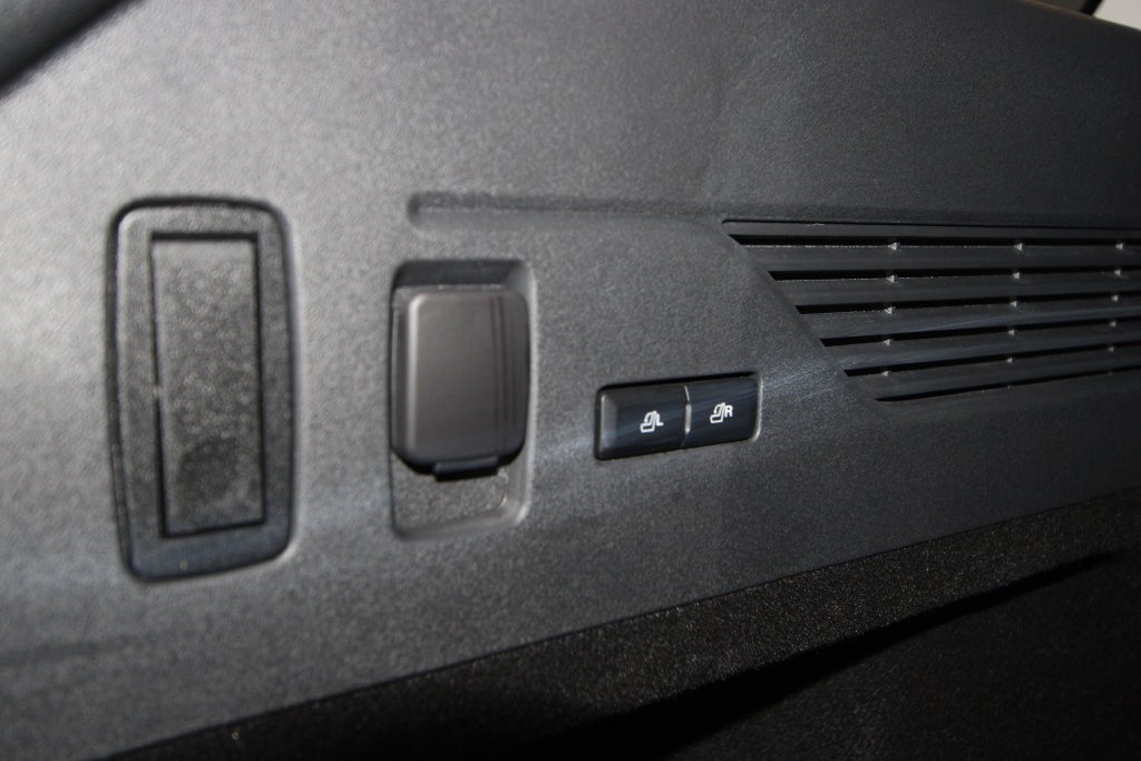 Used 2025 Lincoln Nautilus Reserve AWD/4WD image 48