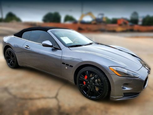 Used 2011 Maserati GranTurismo Convertible RWD image 21