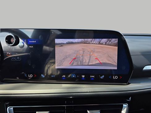 New 2026 Chevrolet Traverse LT w/ Midnight/Sport Edition image 25