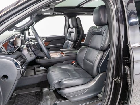 Used 2024 Lincoln Navigator Reserve AWD/4WD image 17