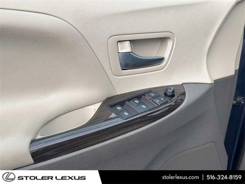 Used 2020 Toyota Sienna XLE image 13