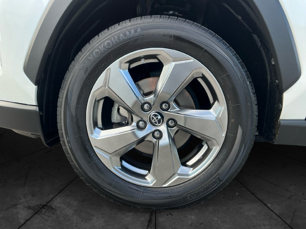 Used 2019 Toyota RAV4 Limited AWD/4WD image 15