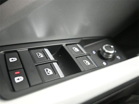 Used 2021 Audi Q3 2.0T Premium w/ Convenience Package image 32