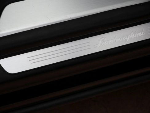 Used 2022 Lamborghini Urus image 26