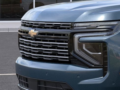 New 2026 Chevrolet Suburban High Country w/ Sun And Tow Package AWD/4WD image 32