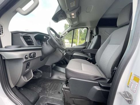 New 2026 Ford Transit 250 Low Roof RWD image 9