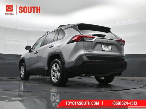 Used 2021 Toyota RAV4 XLE AWD/4WD image 41