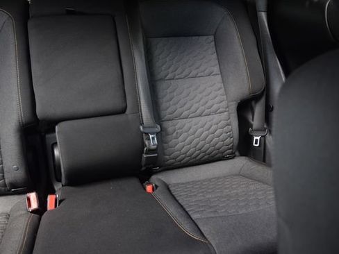 Used 2019 Chevrolet Equinox LT FWD image 17