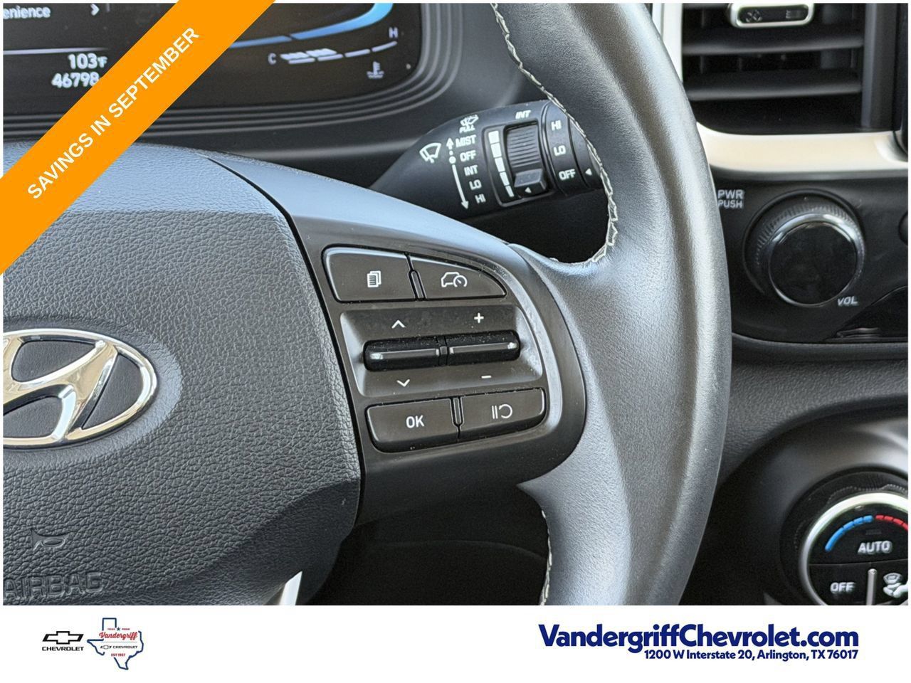 Used 2025 Hyundai Venue SEL FWD image 14
