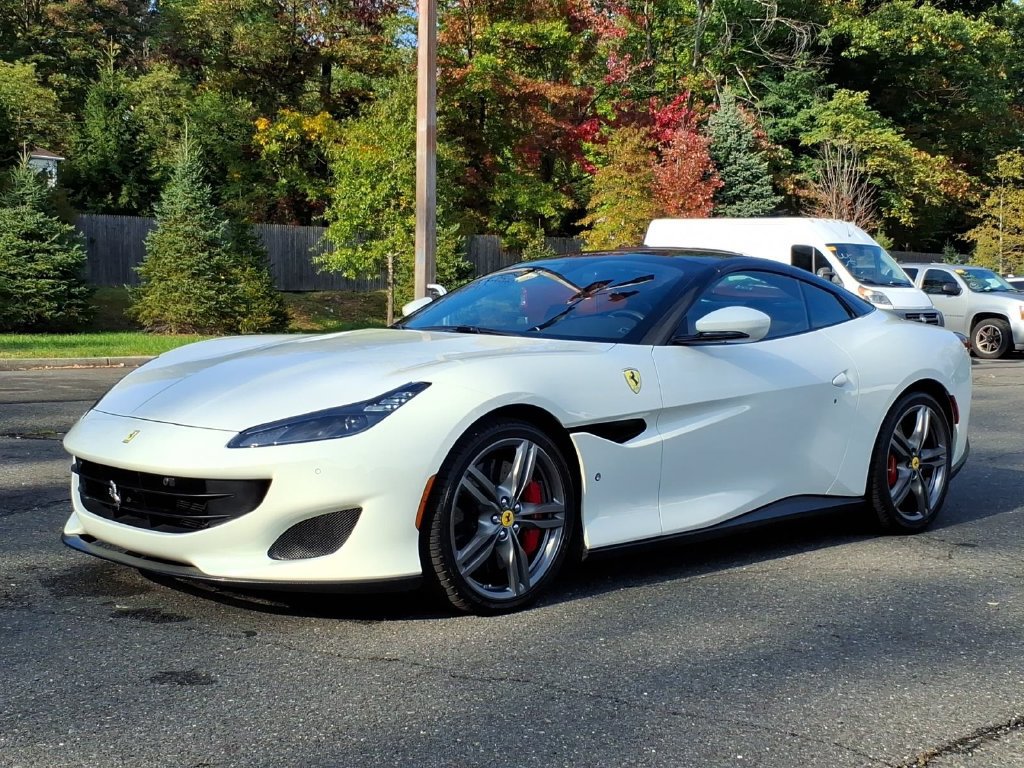 Used 2019 Ferrari Portofino RWD image 3
