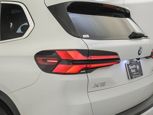 Used 2026 BMW X5 xDrive40i AWD/4WD image 11