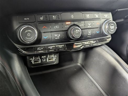 Used 2024 Dodge Durango GT image 19