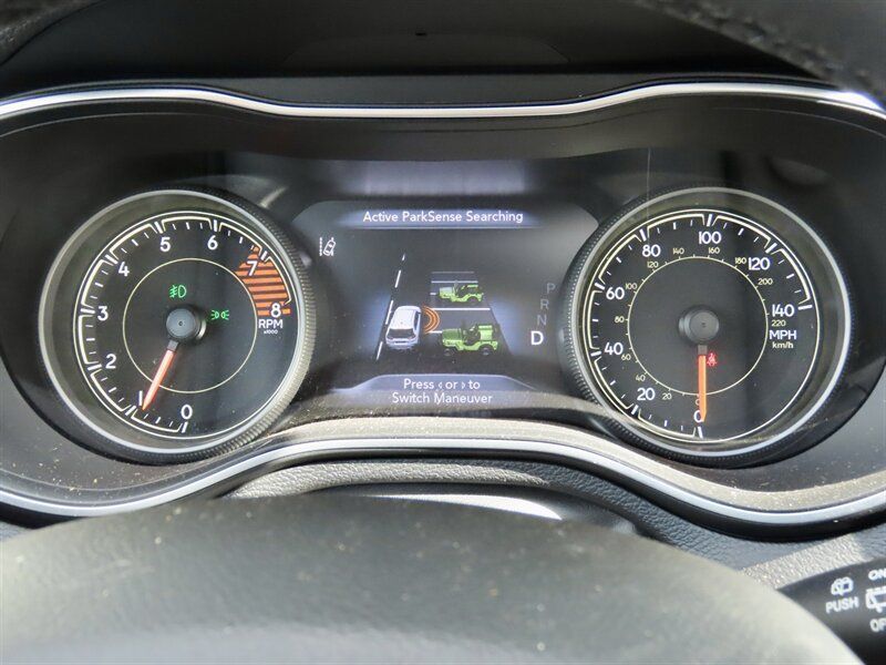 Used 2021 Jeep Cherokee Limited w/ Elite Package FWD image 26