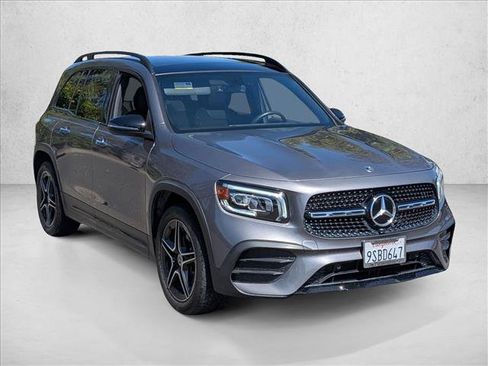 Used 2022 Mercedes-Benz GLB 250 4MATIC image 3