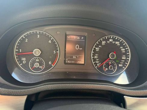 Used 2014 Volkswagen Passat TDI SE FWD image 9