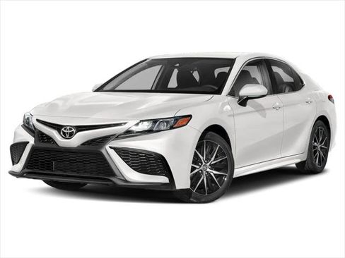 Certified 2023 Toyota Camry SE w/ Cold Weather Package image 2