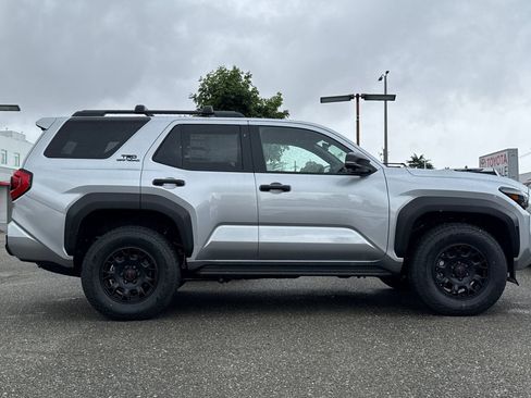 New 2026 Toyota 4Runner TRD Off-Road Premium AWD/4WD image 9