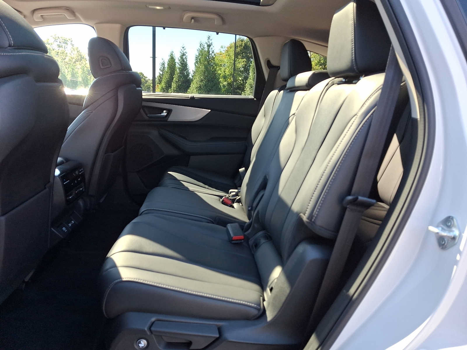 Certified 2024 Acura MDX w/ Technology Package AWD/4WD image 11
