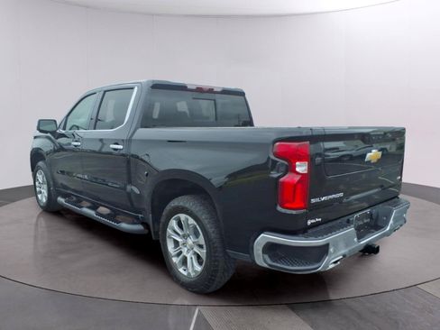 Used 2025 Chevrolet Silverado 1500 LTZ AWD/4WD image 3