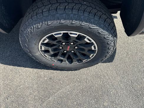 New 2026 GMC Canyon AT4 image 9