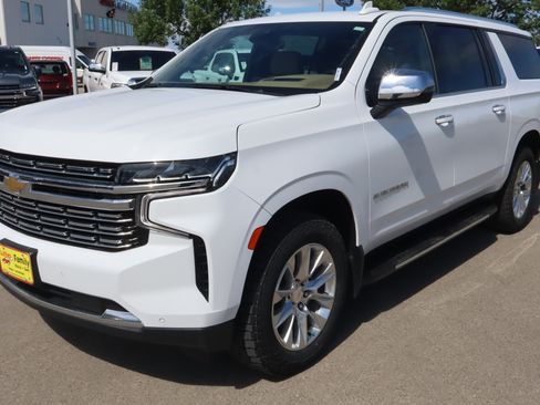 Used 2023 Chevrolet Suburban Premier AWD/4WD image 3