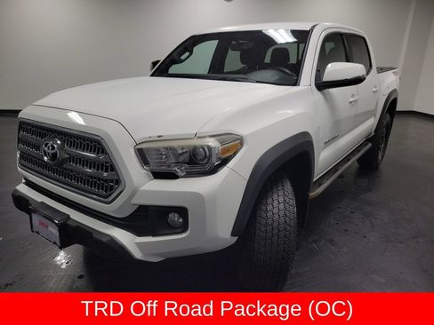 Used 2016 Toyota Tacoma TRD Off-Road w/ Towing Package AWD/4WD image 4