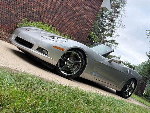 Used 2008 Chevrolet Corvette Convertible w/ Preferred Equipment Group RWD image 8