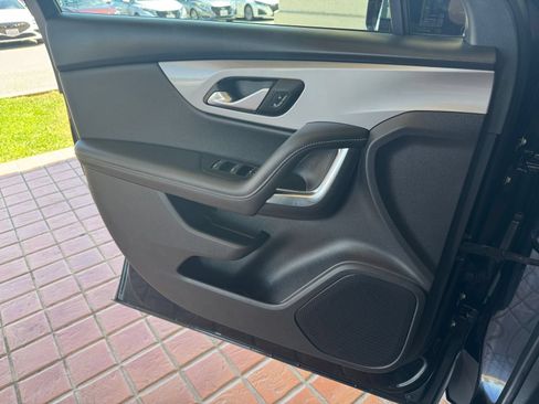 Used 2025 Chevrolet Blazer LT FWD image 15