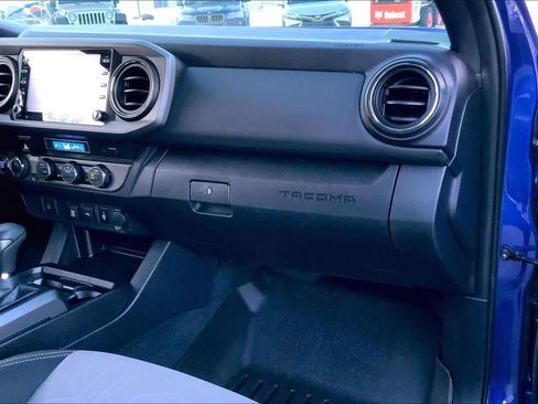 Used 2023 Toyota Tacoma TRD Off-Road image 18