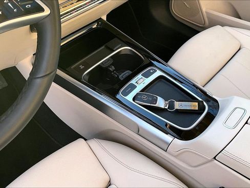 Used 2026 Mercedes-Benz GLB 250 4MATIC image 14