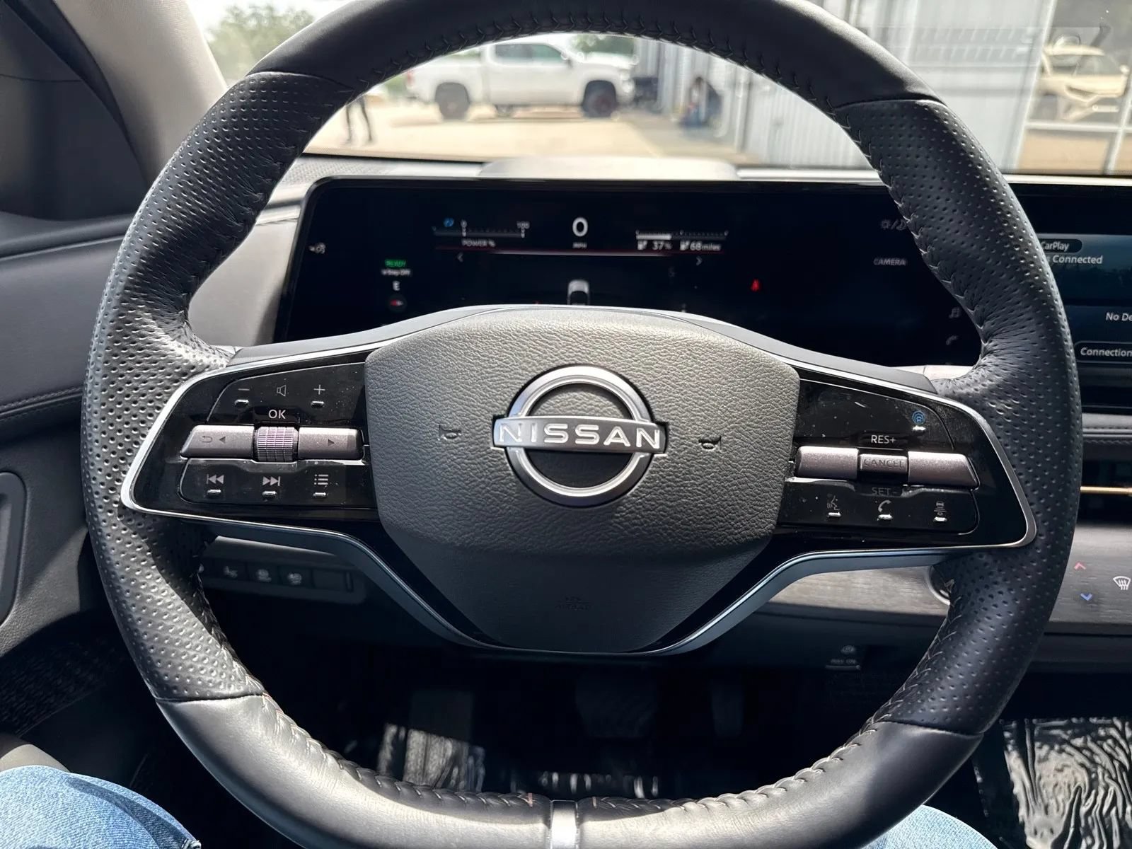 Used 2024 Nissan Ariya FWD image 16