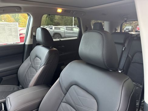 New 2025 Nissan Pathfinder Platinum image 14