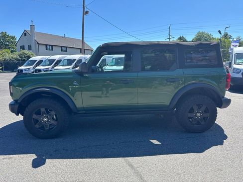 Used 2023 Ford Bronco Black Diamond AWD/4WD image 2